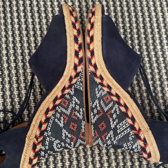 Cabi Isla wedge blue suede Aztec ankle tie up sandal women’s shoe size 9 - Picture 11 of 11